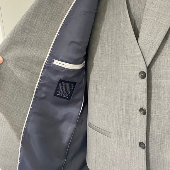 Mens 3 piece light grey suit - Picture 4 of 8